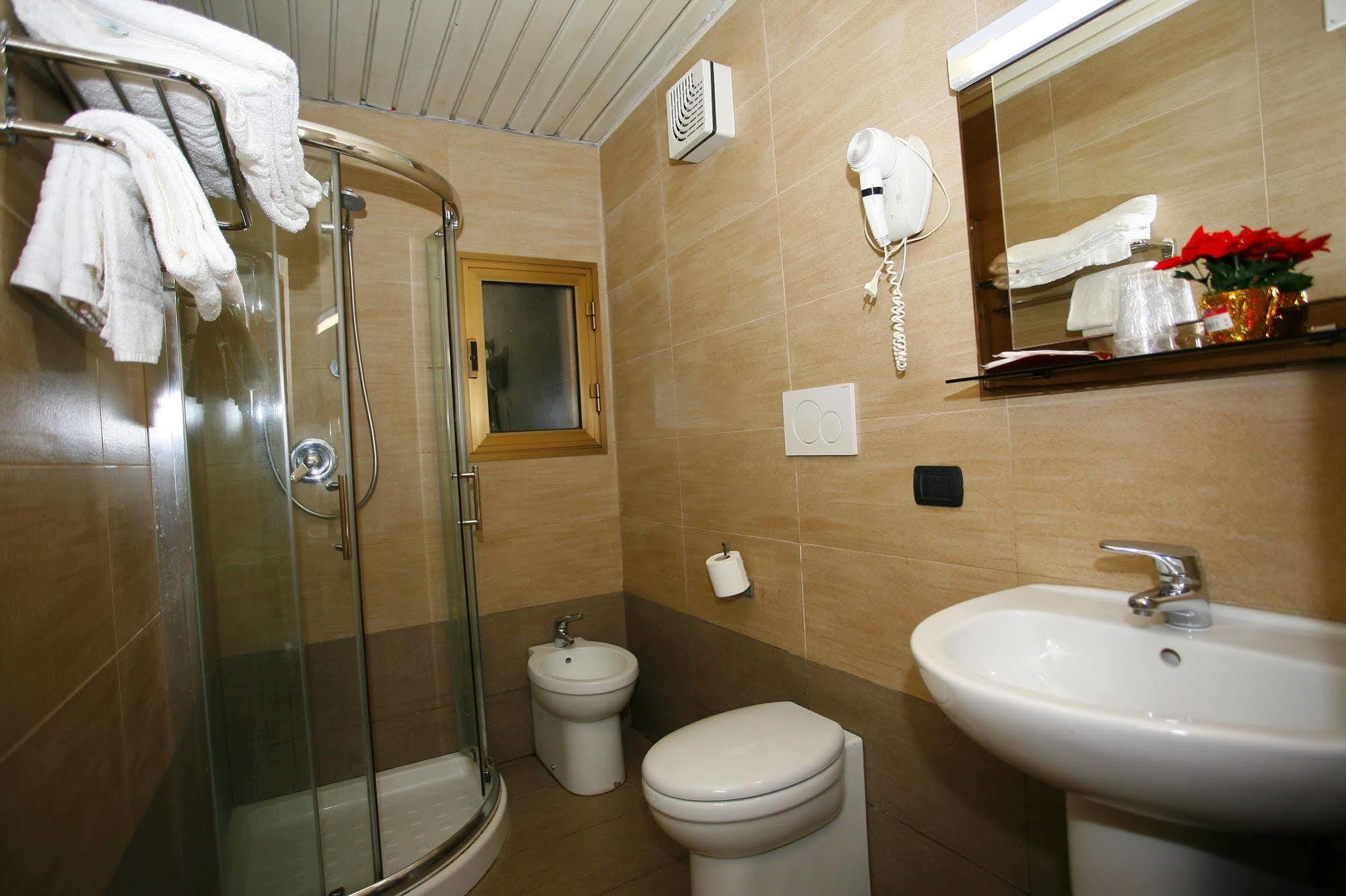 Hotel Adler Milánó Kültér fotó
